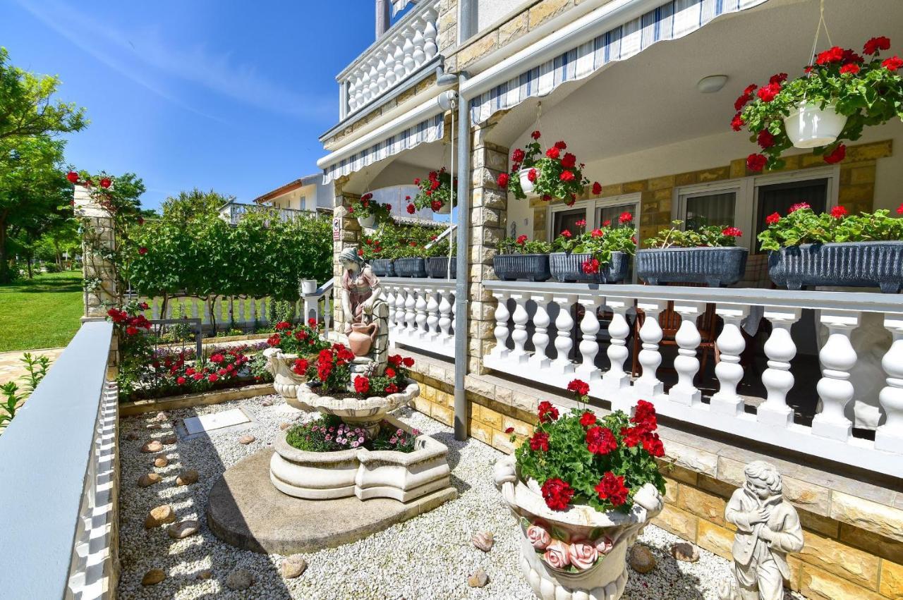 Apartments Rote Rosen Nin Extérieur photo